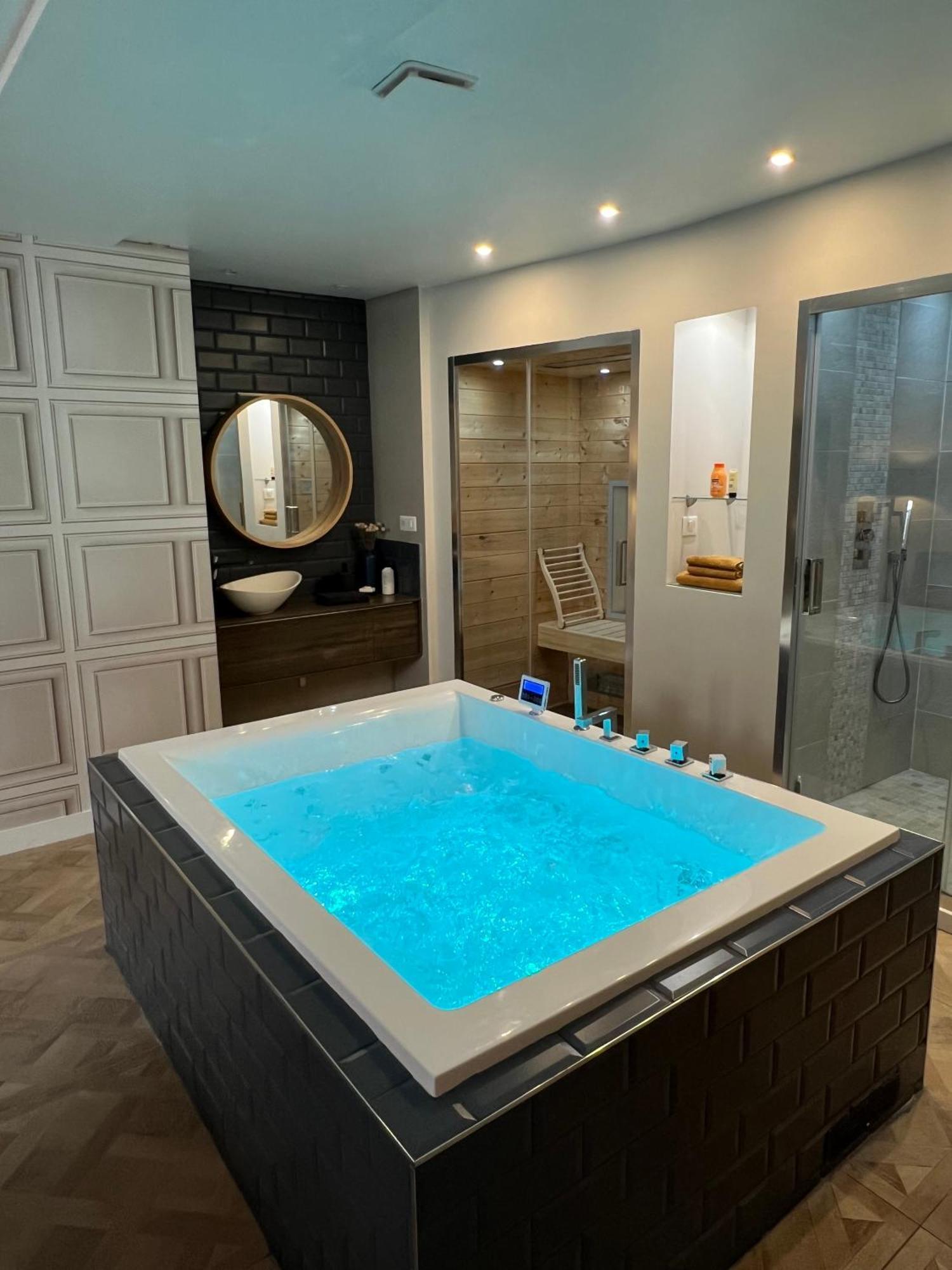 Appartement Avec Jacuzzi Sauna & Home Cinema - Nid D'Angers Buitenkant foto