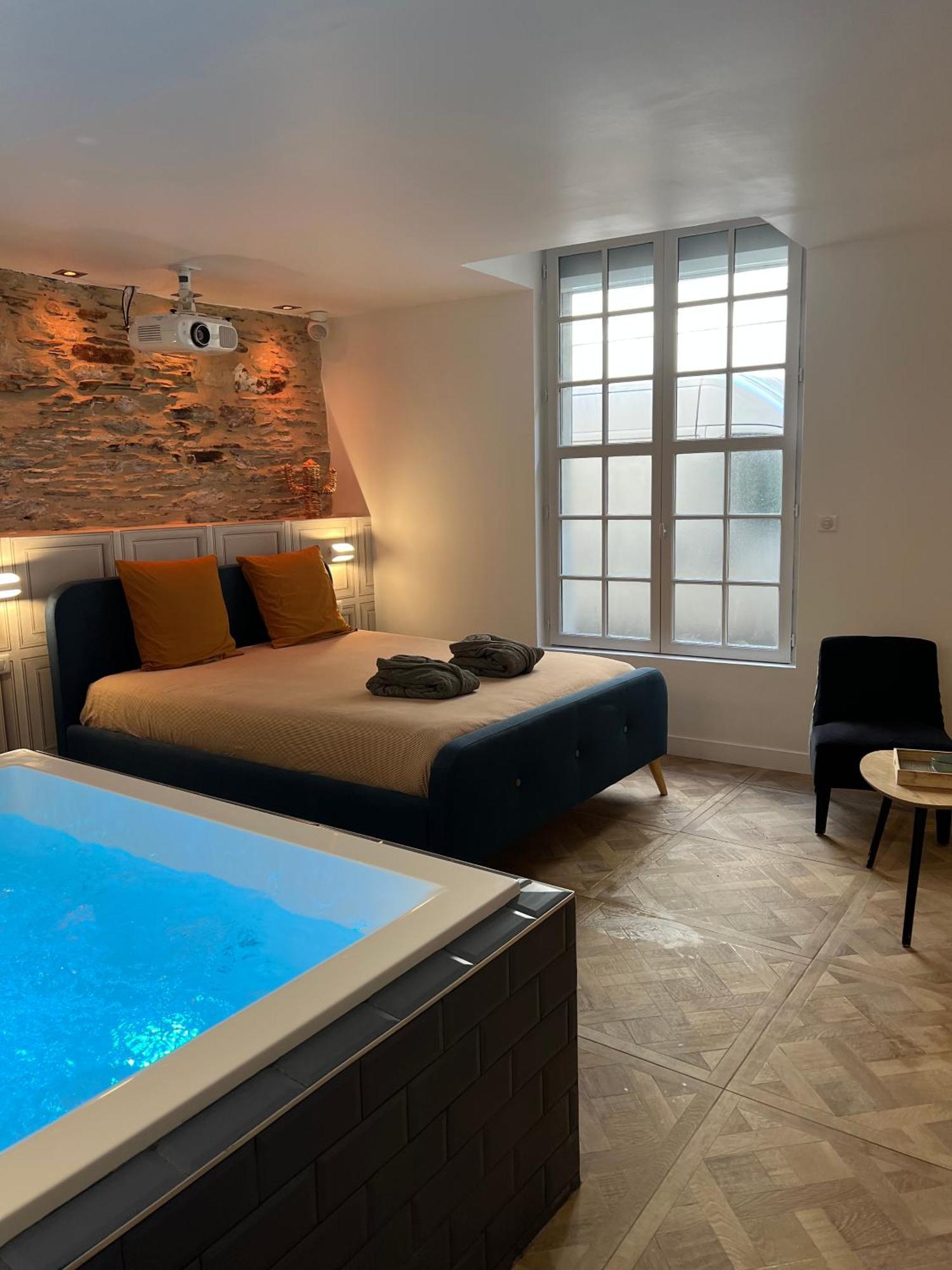 Appartement Avec Jacuzzi Sauna & Home Cinema - Nid D'Angers Buitenkant foto