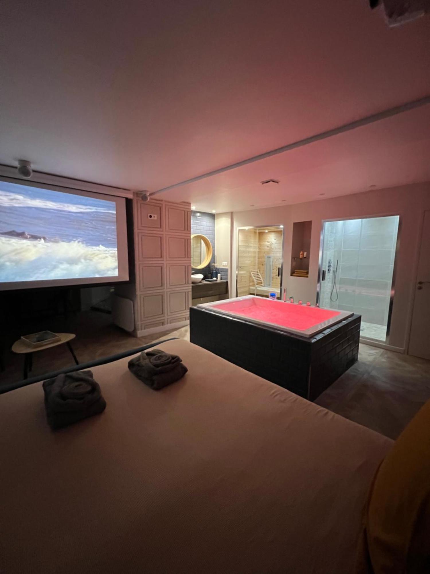 Appartement Avec Jacuzzi Sauna & Home Cinema - Nid D'Angers Buitenkant foto