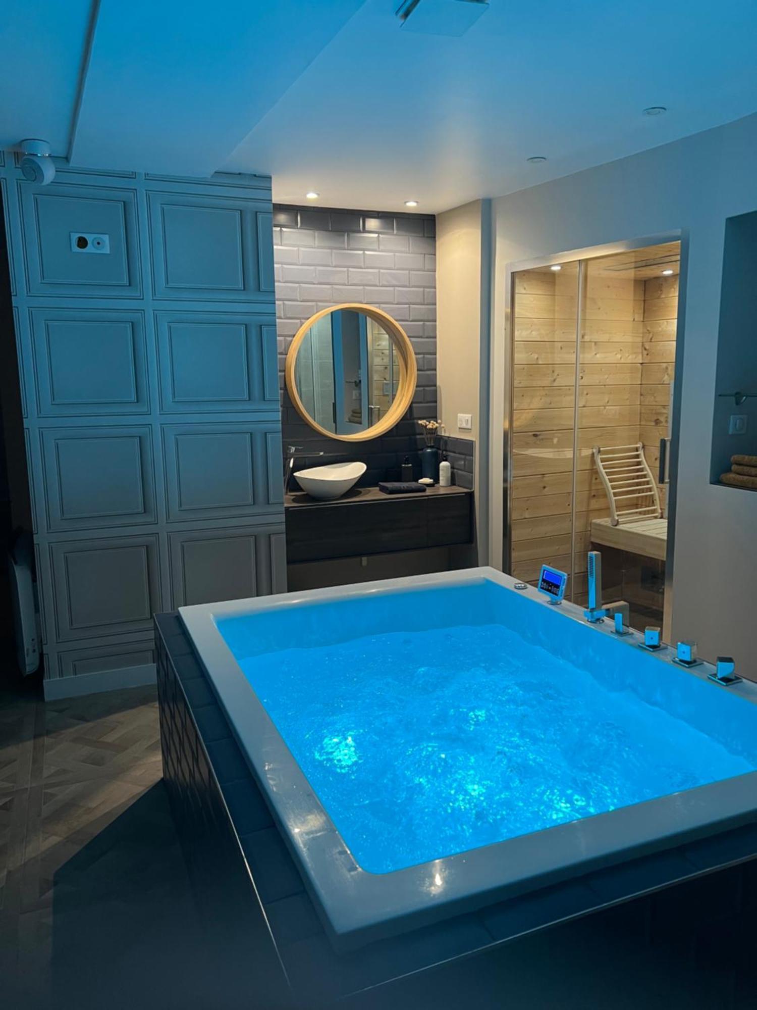 Appartement Avec Jacuzzi Sauna & Home Cinema - Nid D'Angers Buitenkant foto